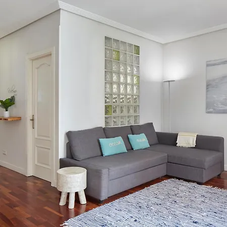 Apartament Always Easy I Escolta Real