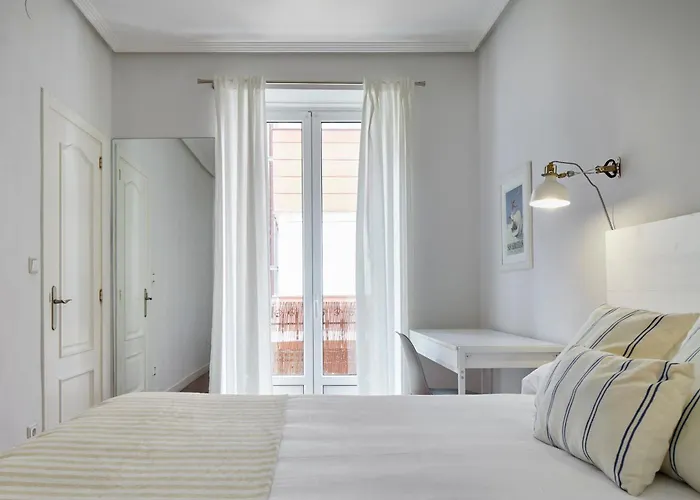 Always Easy I Escolta Real