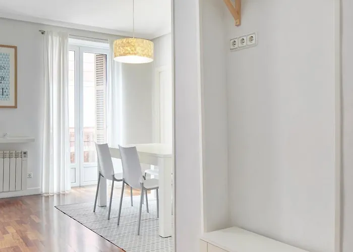 Always Easy I Escolta Real Appartement *