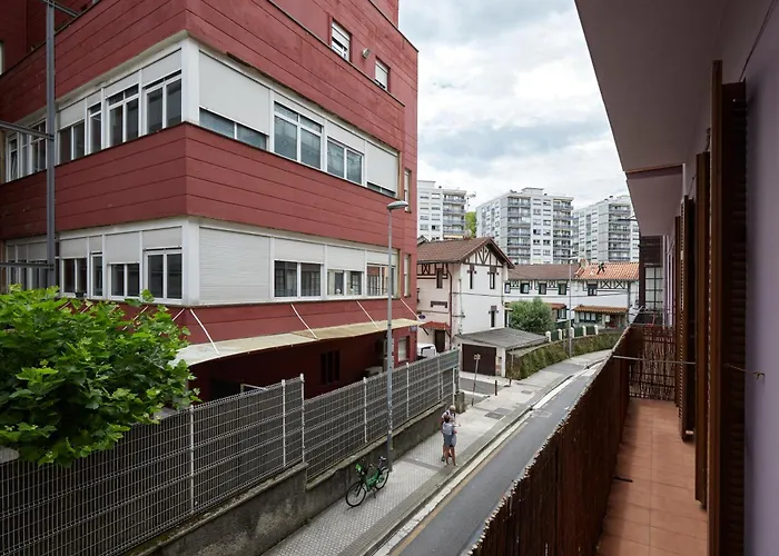 Always Easy I Escolta Real * Σαν Σεμπαστιάν