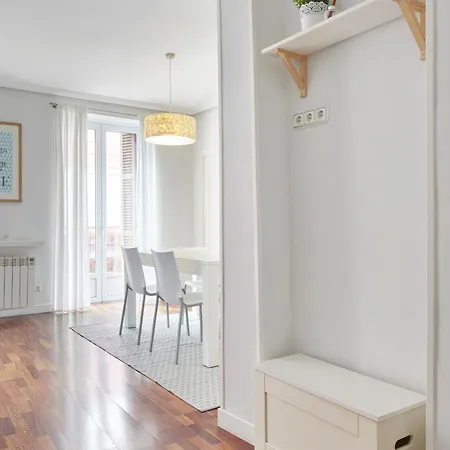 Always Easy I Escolta Real Appartement *