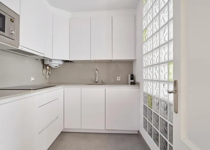 Apartment Always Easy I Escolta Real